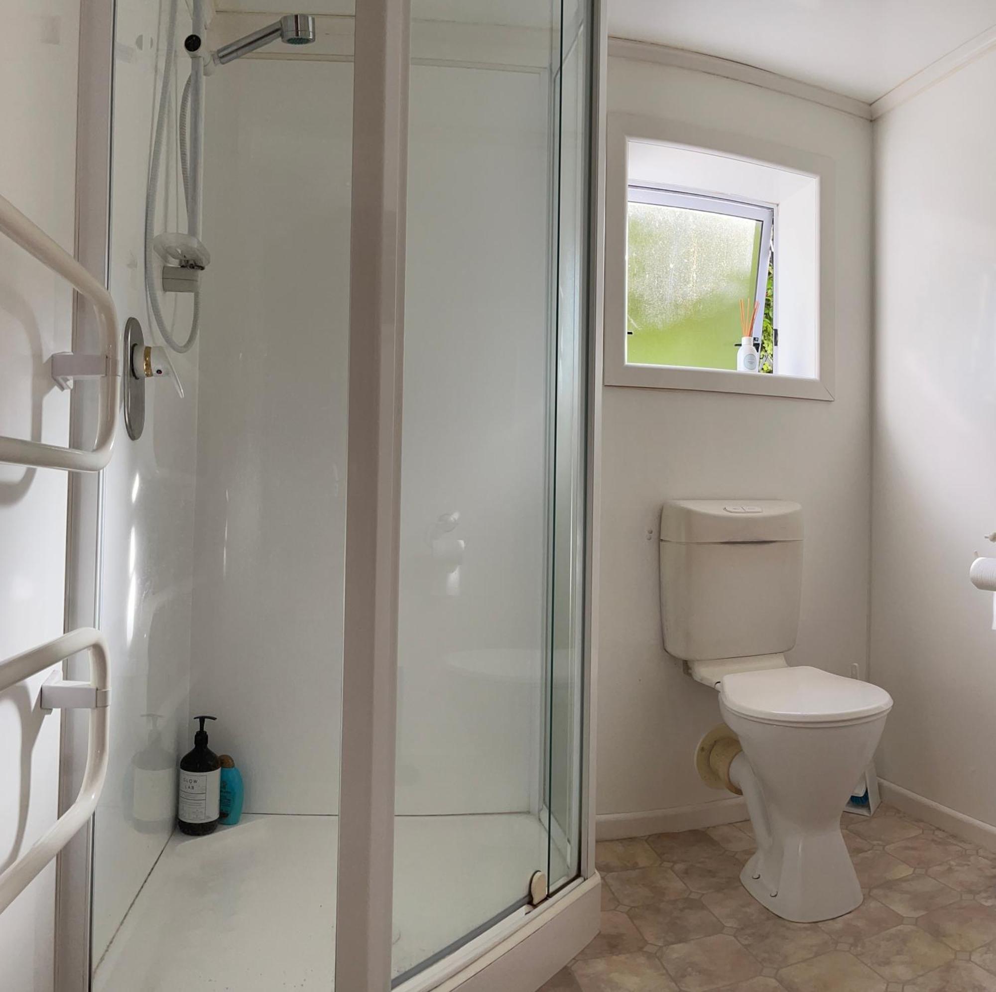 Hill View Abode Tawa Apartment Wellington Ngoại thất bức ảnh